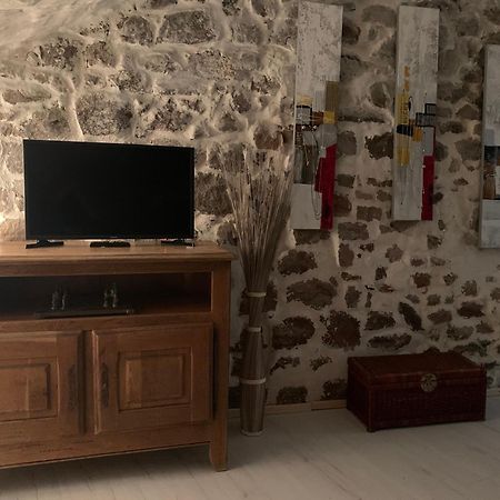 Appartement Dans Le Charme De La Pierre à La Garde  Extérieur photo