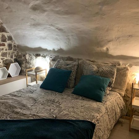 Appartement Dans Le Charme De La Pierre à La Garde  Extérieur photo